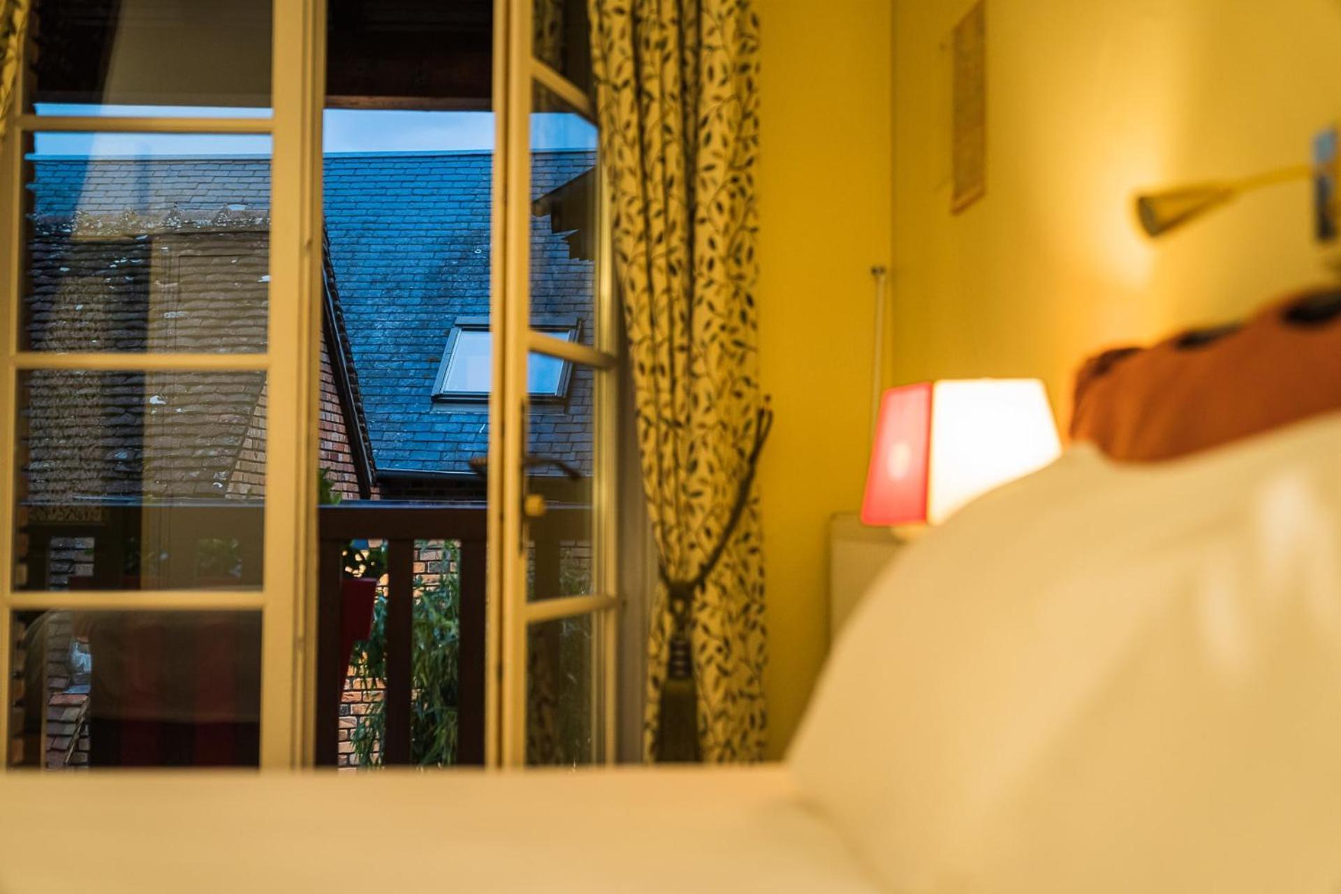 Logis Hotel Auberge Du Cheval Blanc Yvoy-le-Marron Exteriör bild