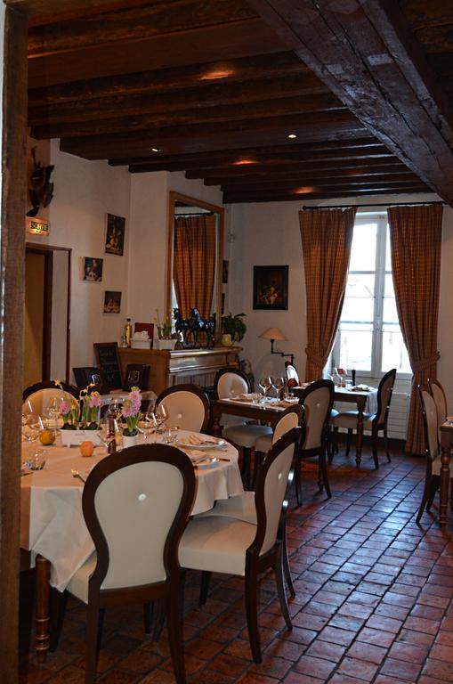 Logis Hotel Auberge Du Cheval Blanc Yvoy-le-Marron Exteriör bild